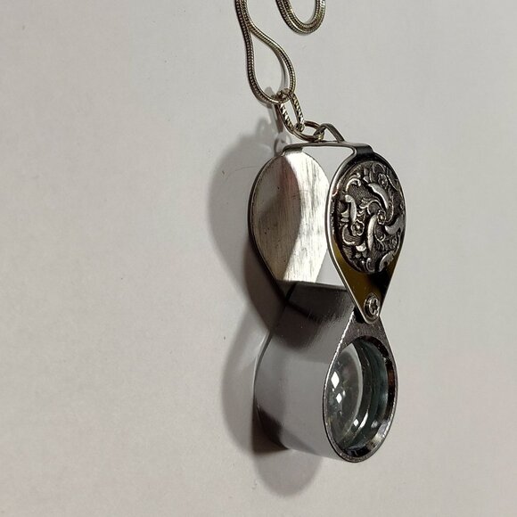 Magnifying Glass Oxidized Silver Floral Ornate Pendant Necklace 20x - Picture 2 of 8